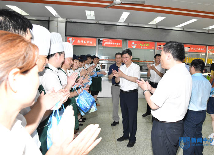 XCB_7485-16.jpg XCB_7485-16.jpg