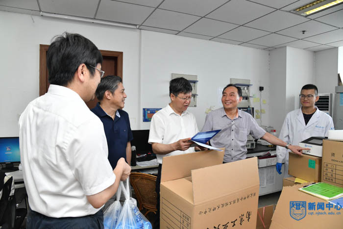 XCB_7739-47.jpg XCB_7739-47.jpg