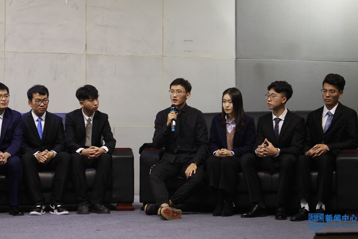 校红十字会举办防艾公益微电影《把“艾”说给你听》首映仪式 (2).JPG 校红十字会举办防艾公益微电影《把“艾”说给你听》首映仪式 (2).JPG