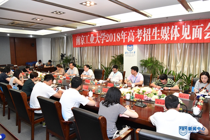 XCB_67071.jpg XCB_67071.jpg