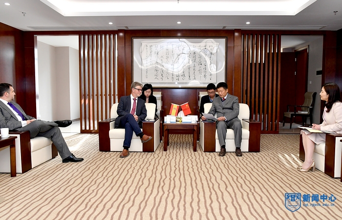 nEO_IMG_QCD_1063.jpg nEO_IMG_QCD_1063.jpg