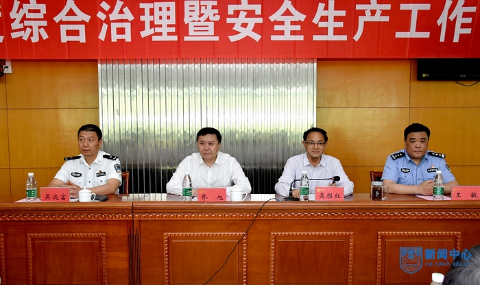 nEO_IMG_QCD_8457.jpg nEO_IMG_QCD_8457.jpg