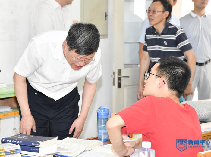 XCB_7340-8.jpg XCB_7340-8.jpg